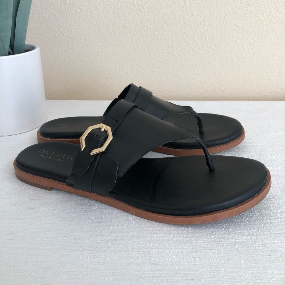 Cole Haan Black Leather Side Buckle Thong Sandals Women’s 8B